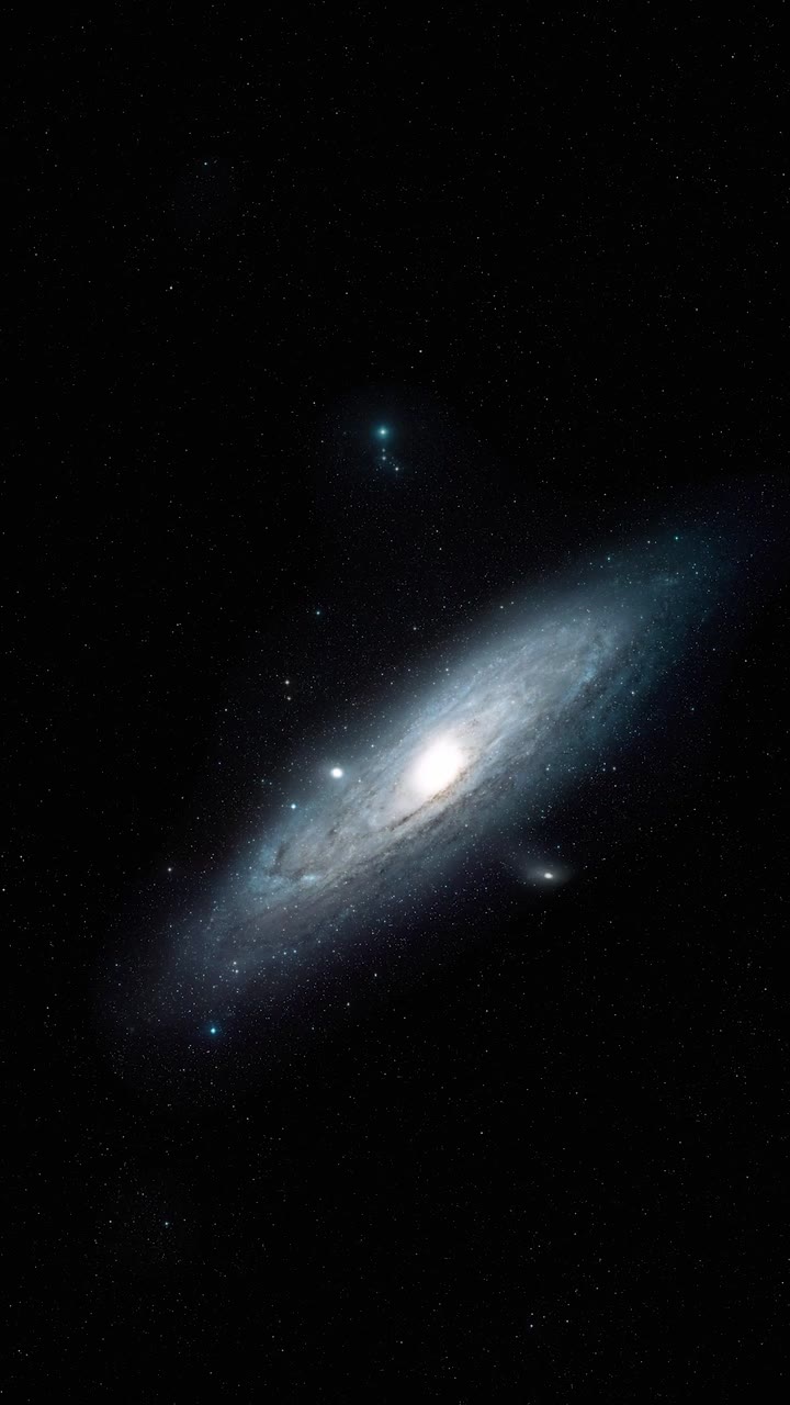 アンドロメダ星雲(田中 資幸 作) カラフルな光を放つ「星をつくる工場」、1億個の星に溢れる